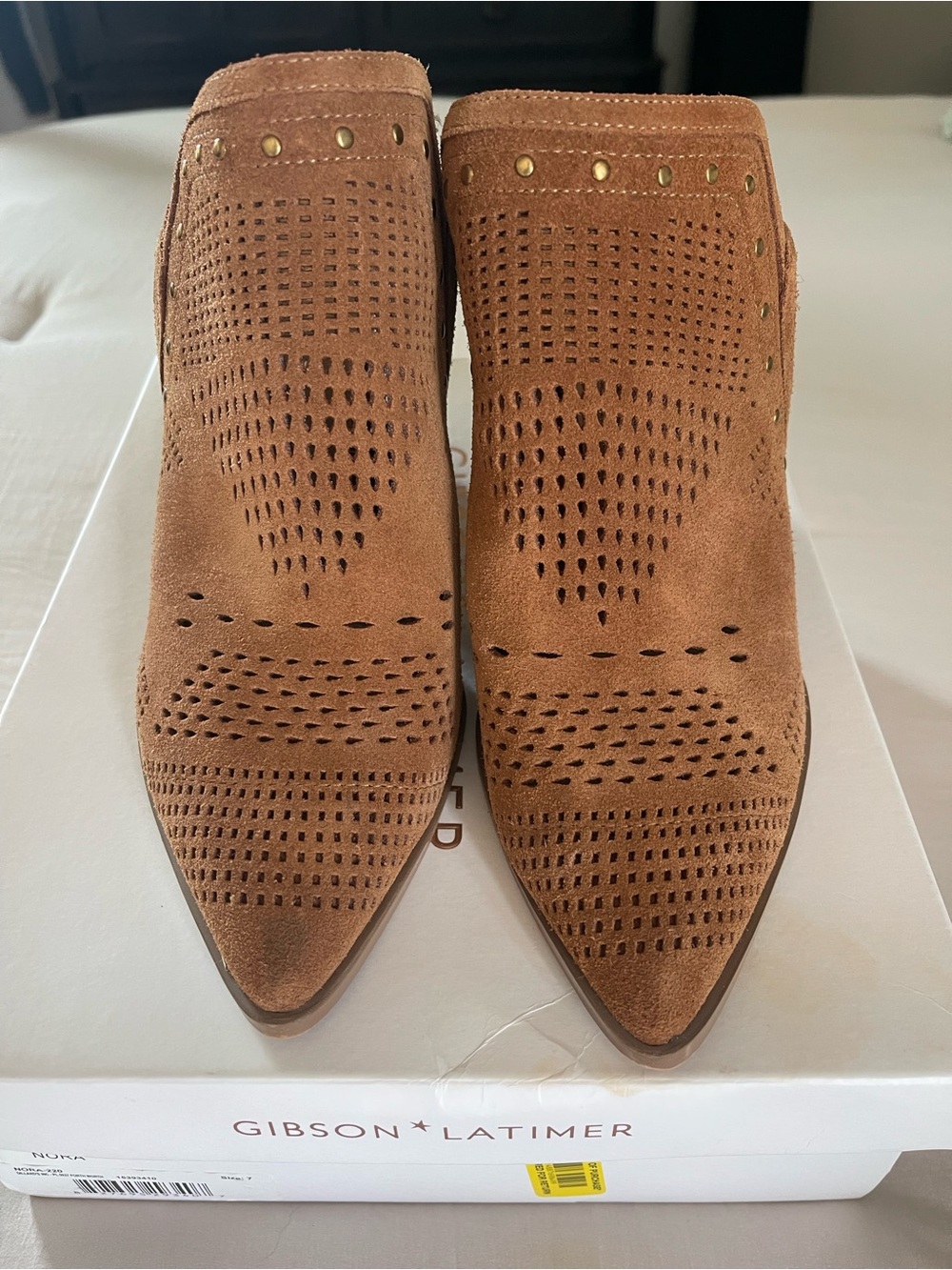 Gibson Latimer Suede Perforated Tan Ankle Booties SZ 7
